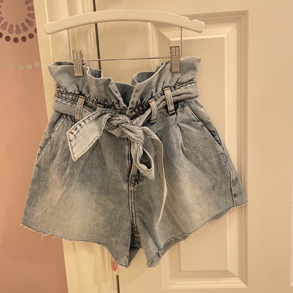 BLANK NYC Paperbag Tie High Waist Denim Shorts - Picture 2 of 4